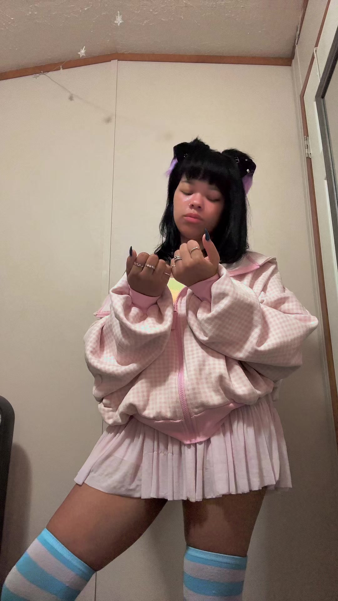 @Lilcrayon_