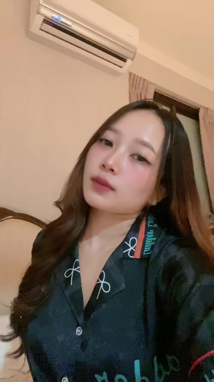 @Yessy 🕊