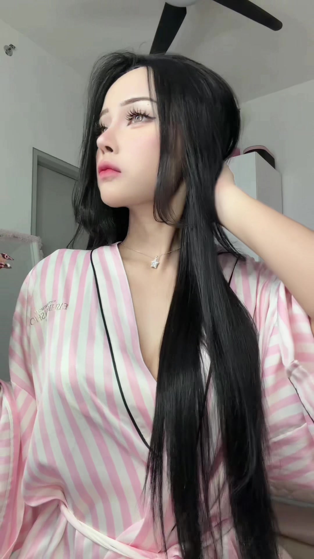 @neeshakae