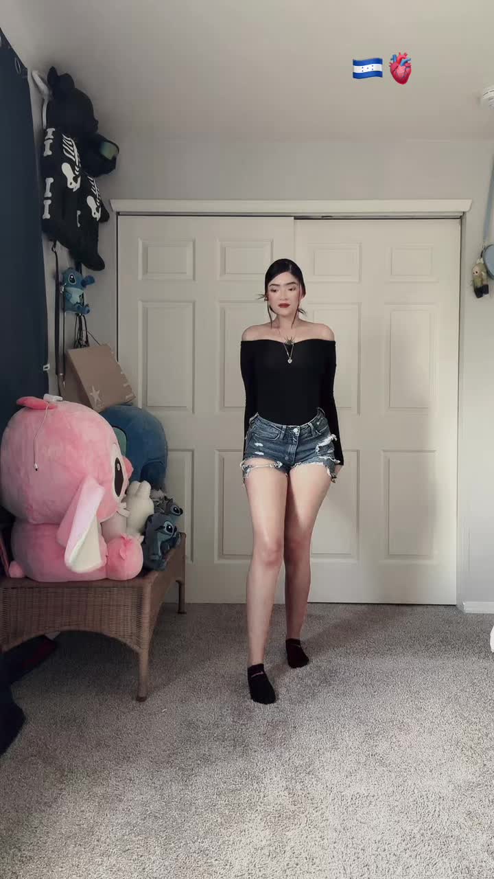 @🫦