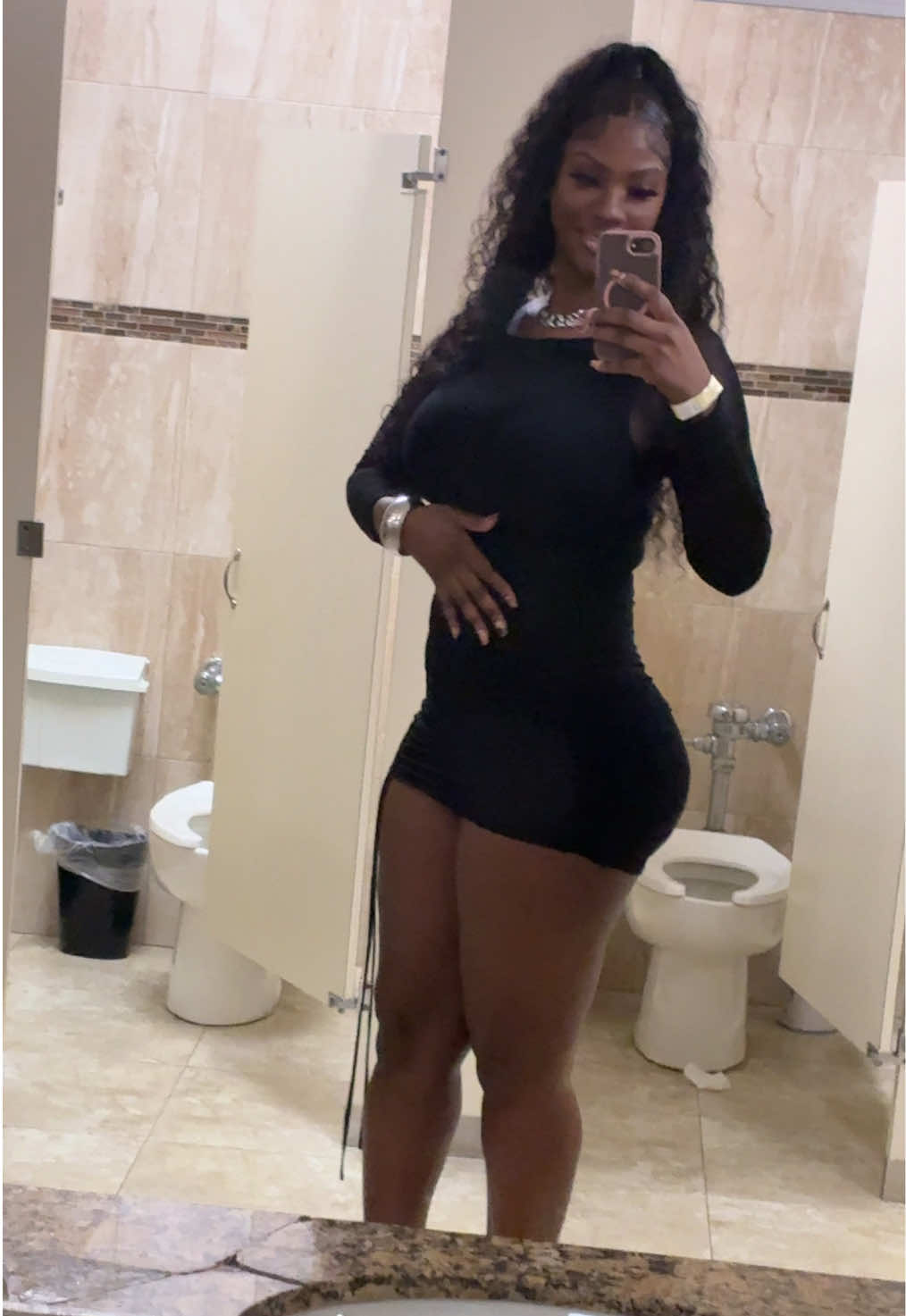 @Queen/content-Wiglady-mom