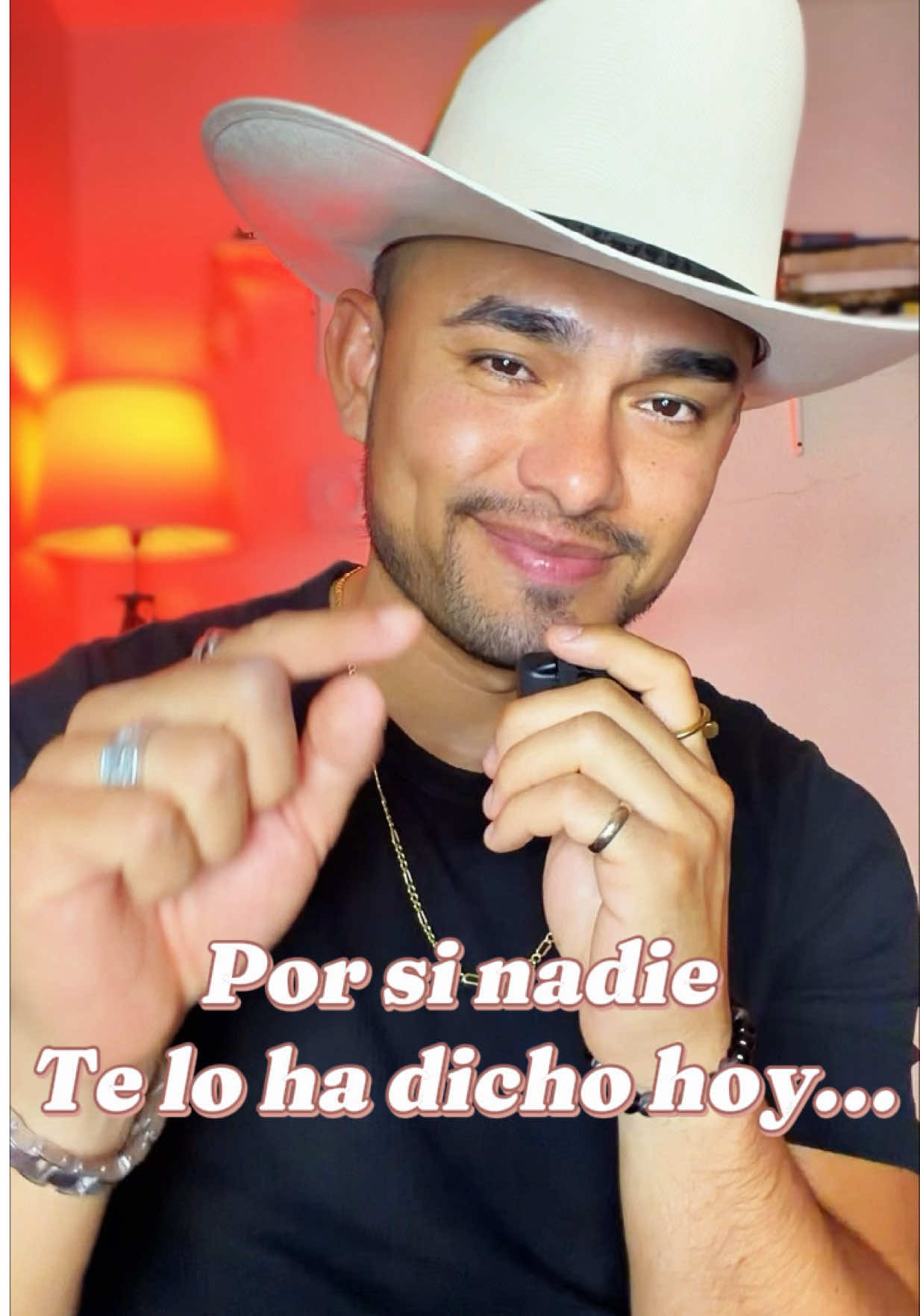 @Alex Uriostegui