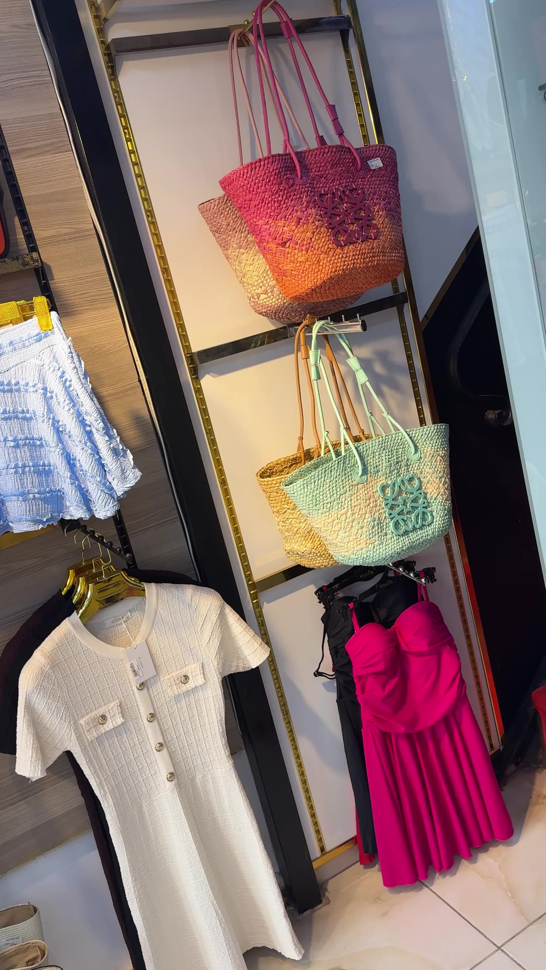 @Boutique Lara Akid