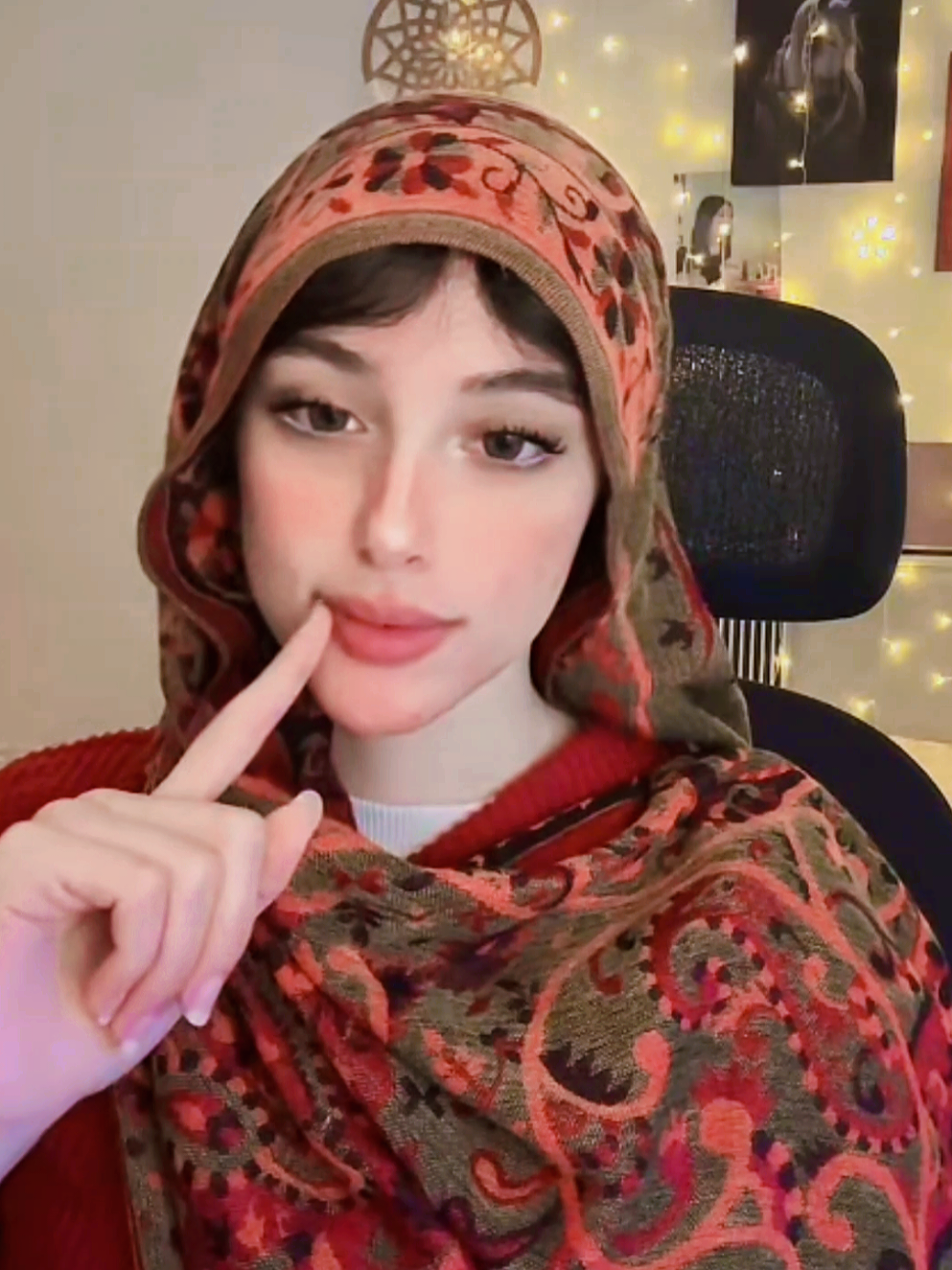 @elhums