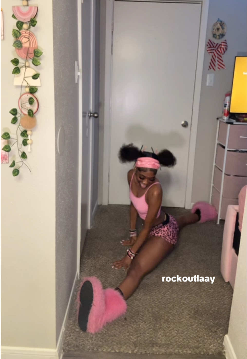 @rockoutlaay