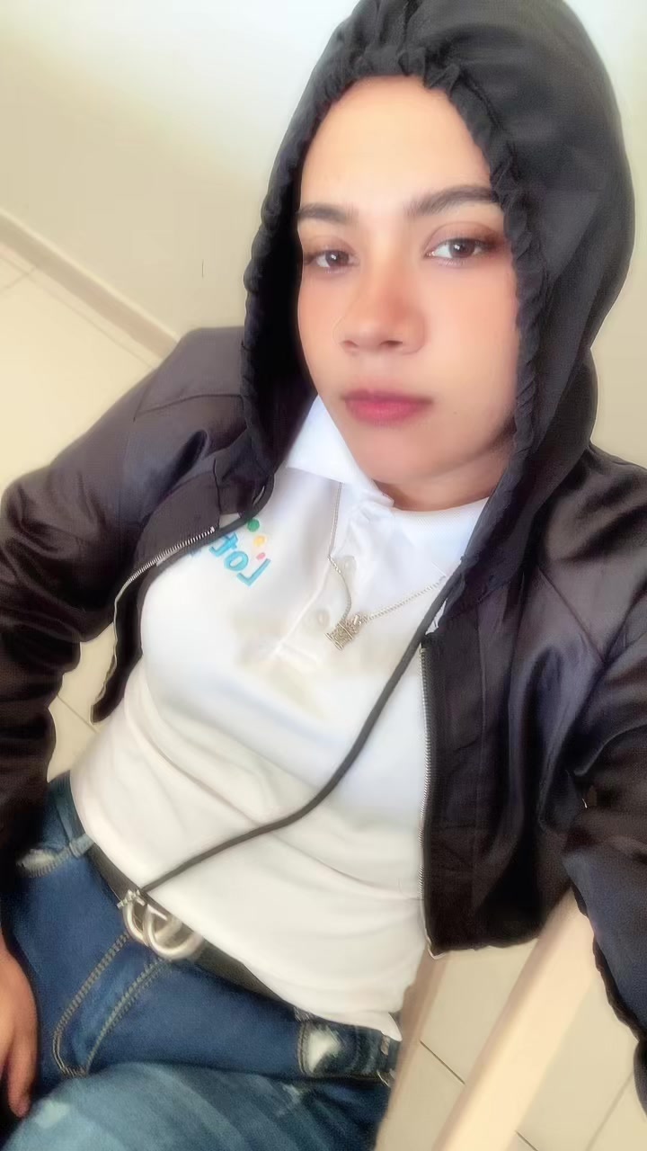 @Mart&iacute;nez 😌🖤