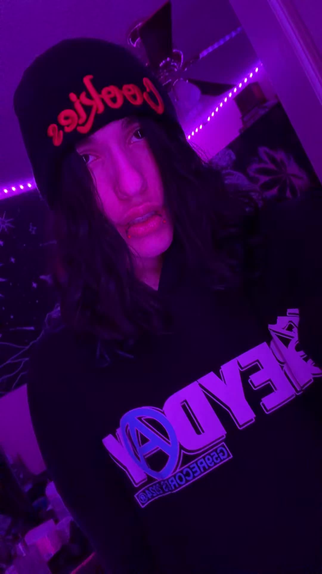 @𝔰𝔶
