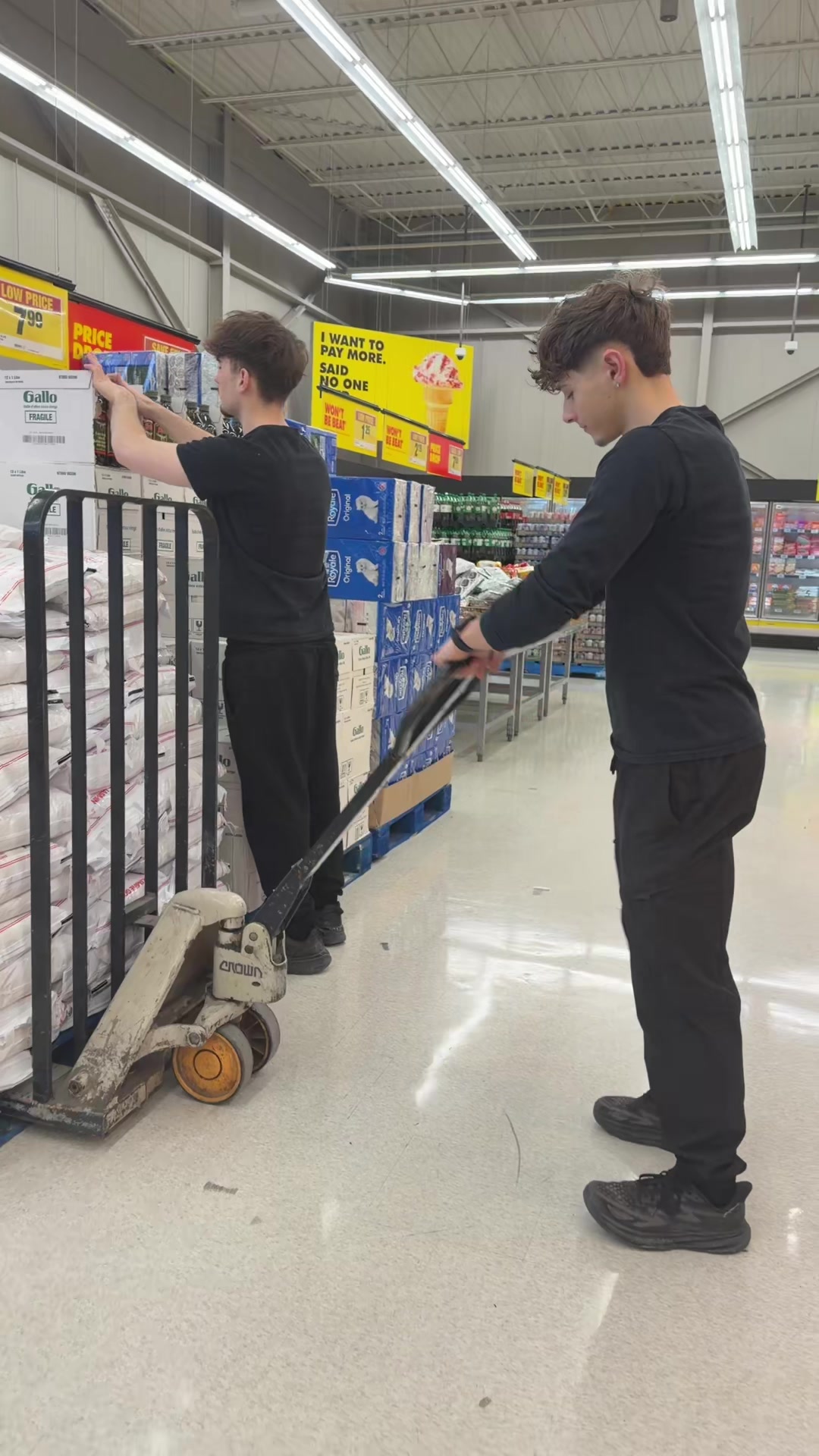 @Joe and Val&rsquo;s NoFrills
