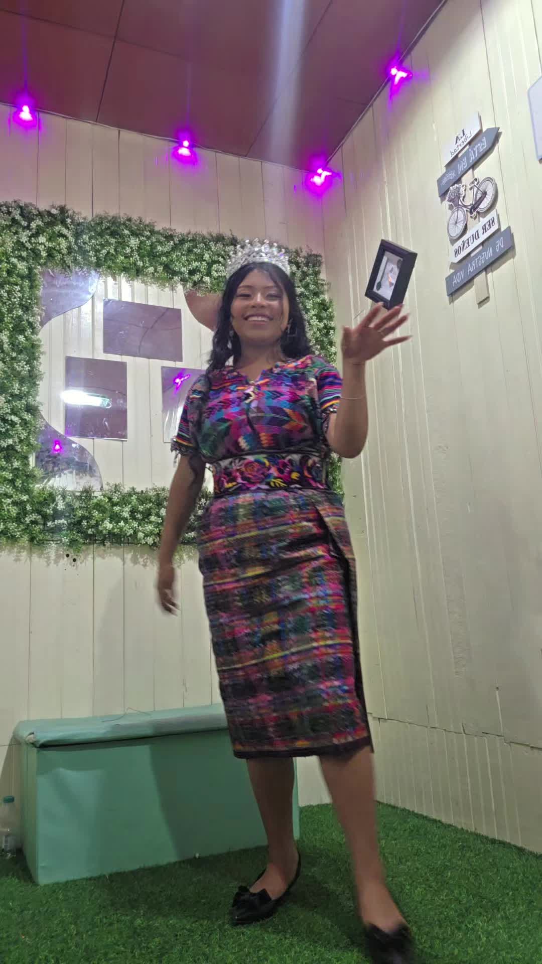 @Elena Va&iacute;l Oficial