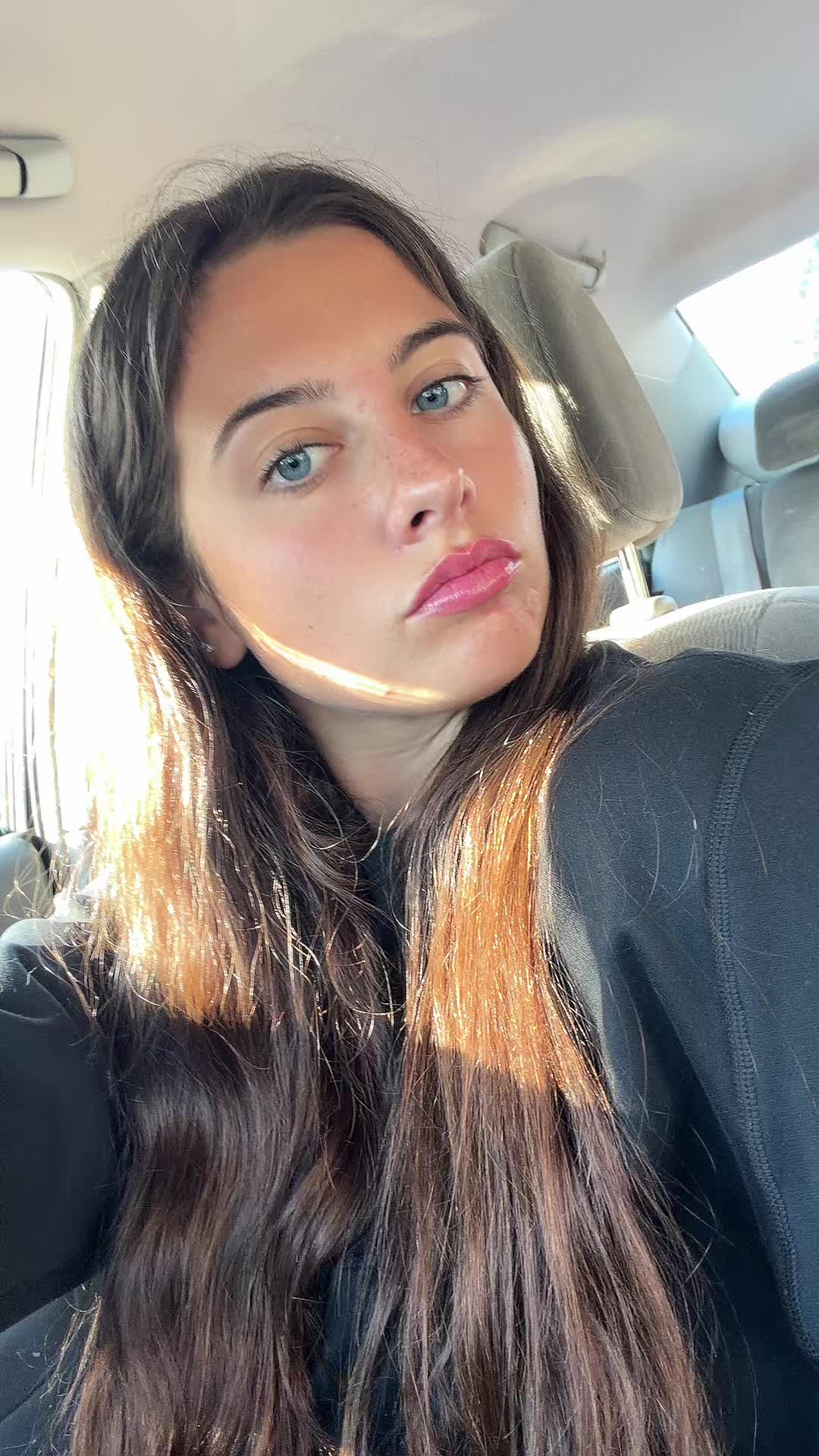 @arielloveskittens
