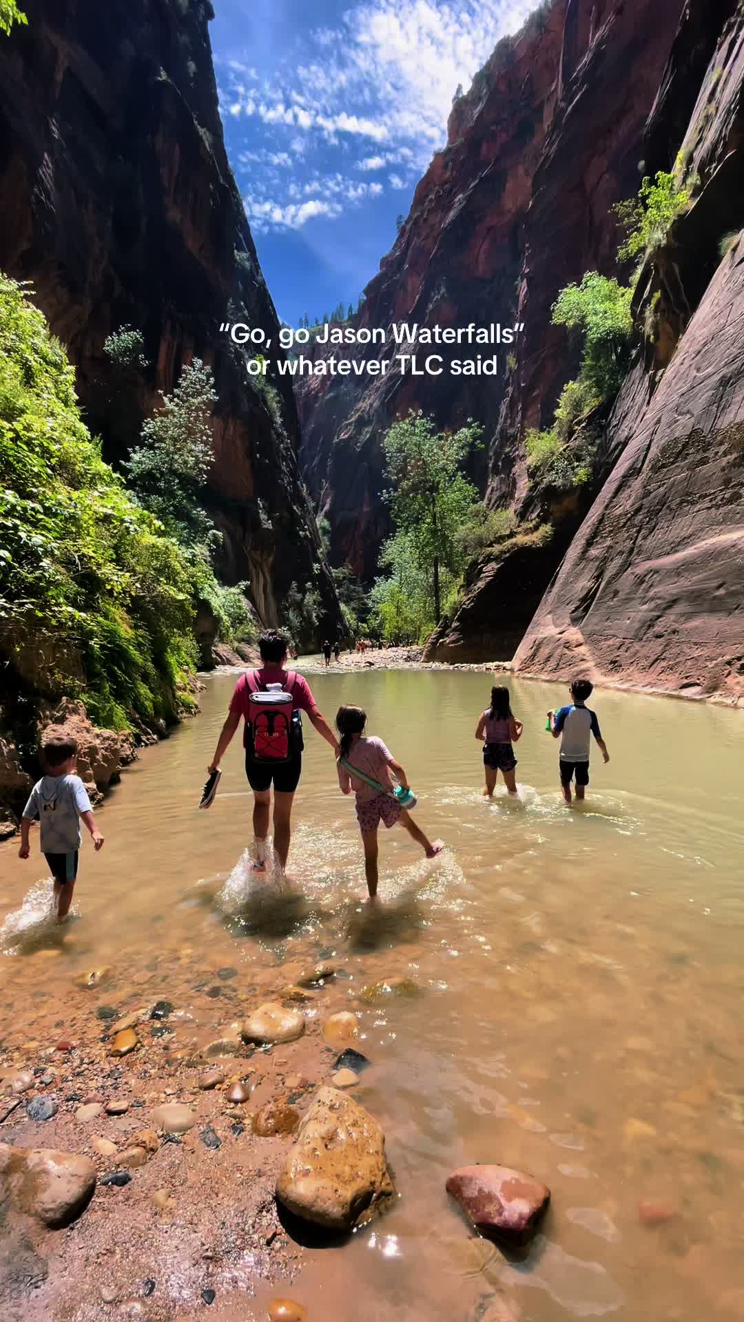 @Summer | Travel Mom