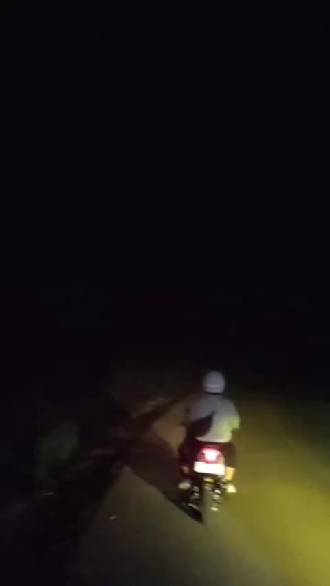 @Dari kontak anda
