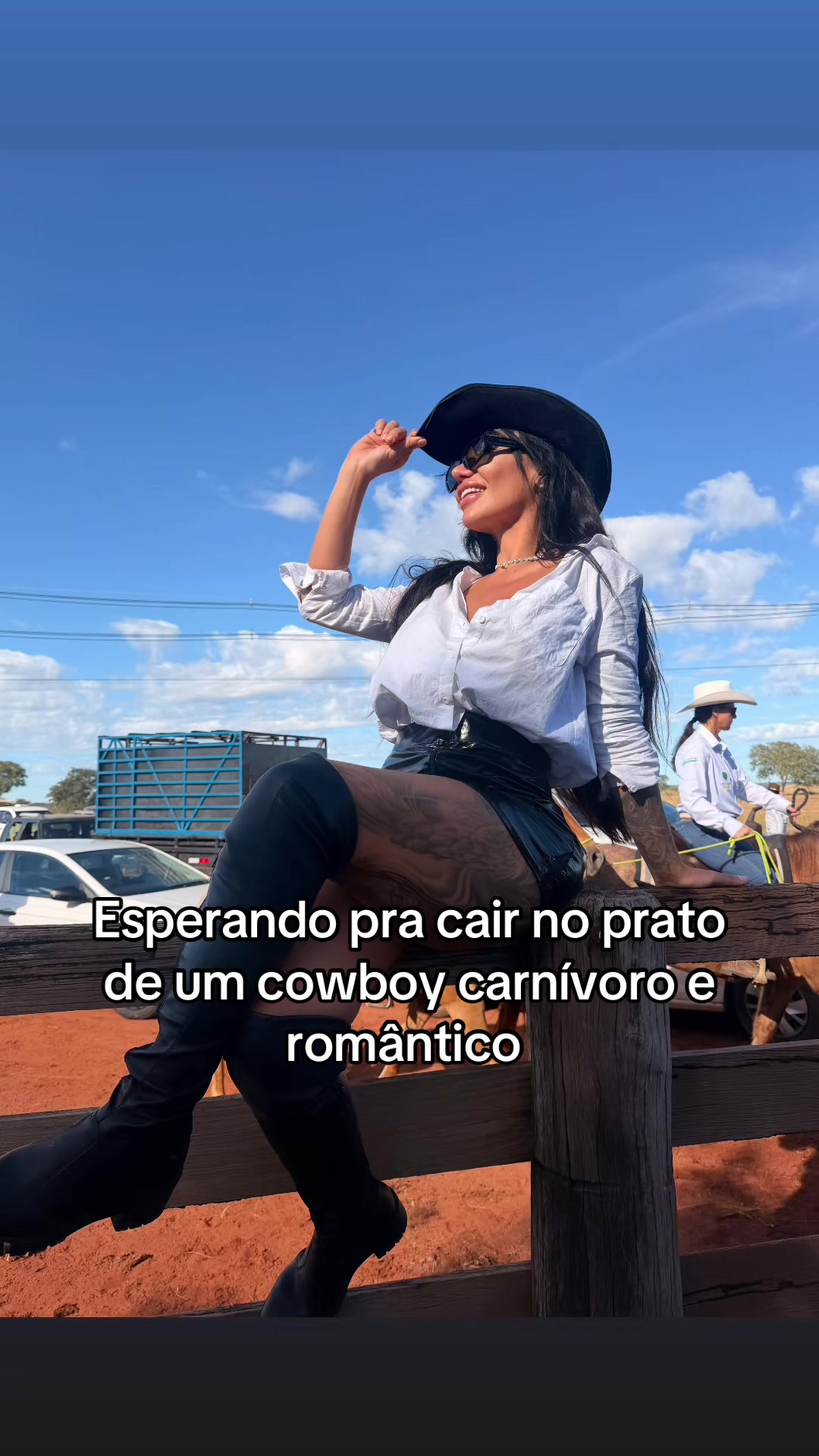 @djmonaliny