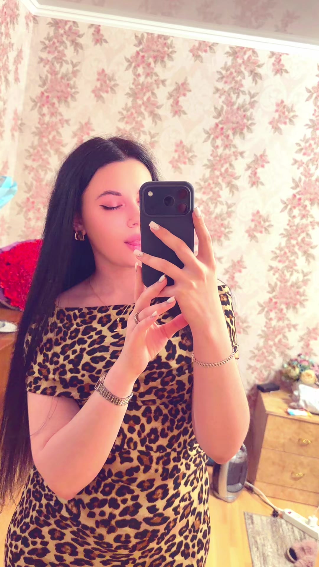 @Angelina_005