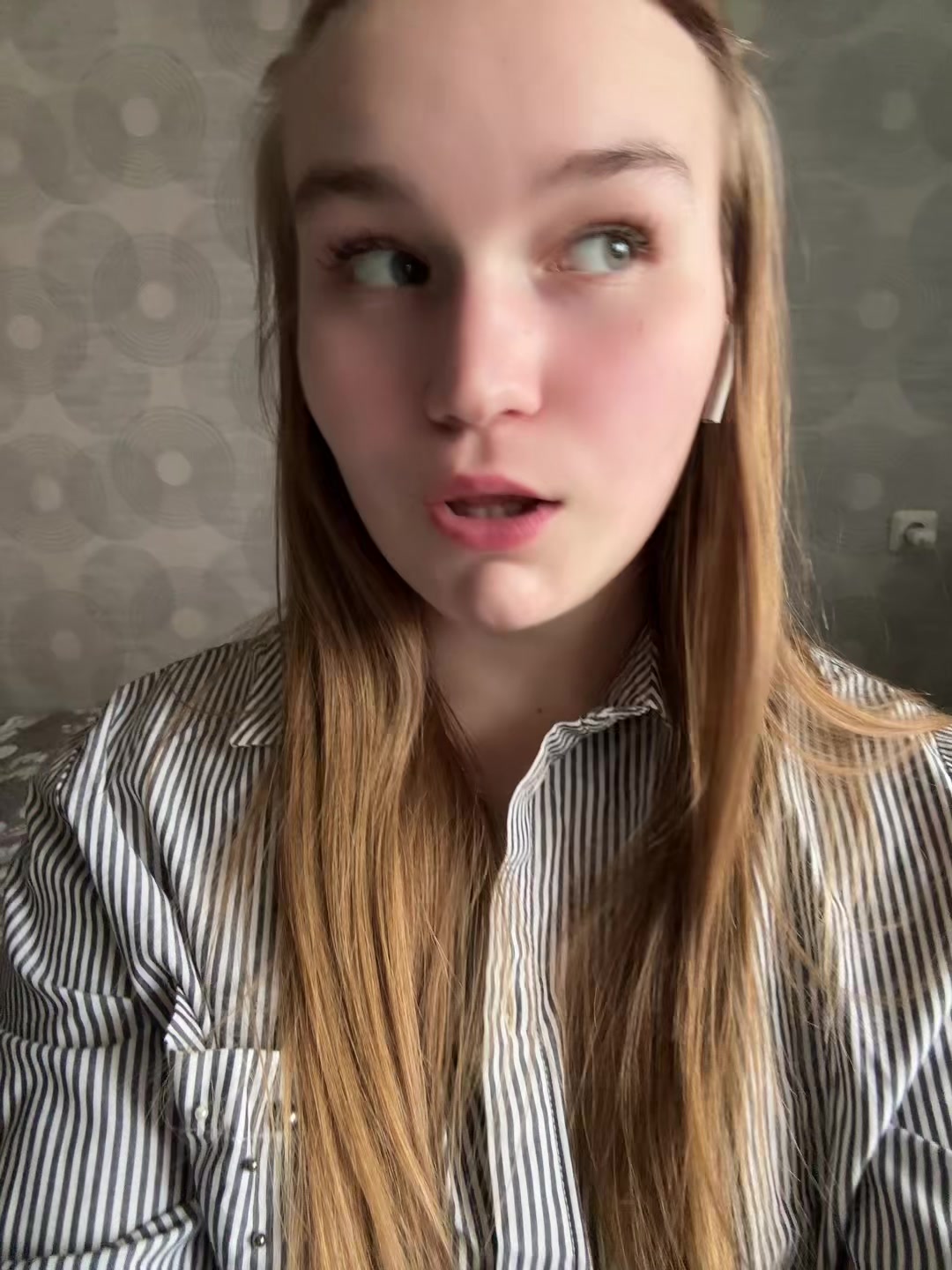 @vyvi