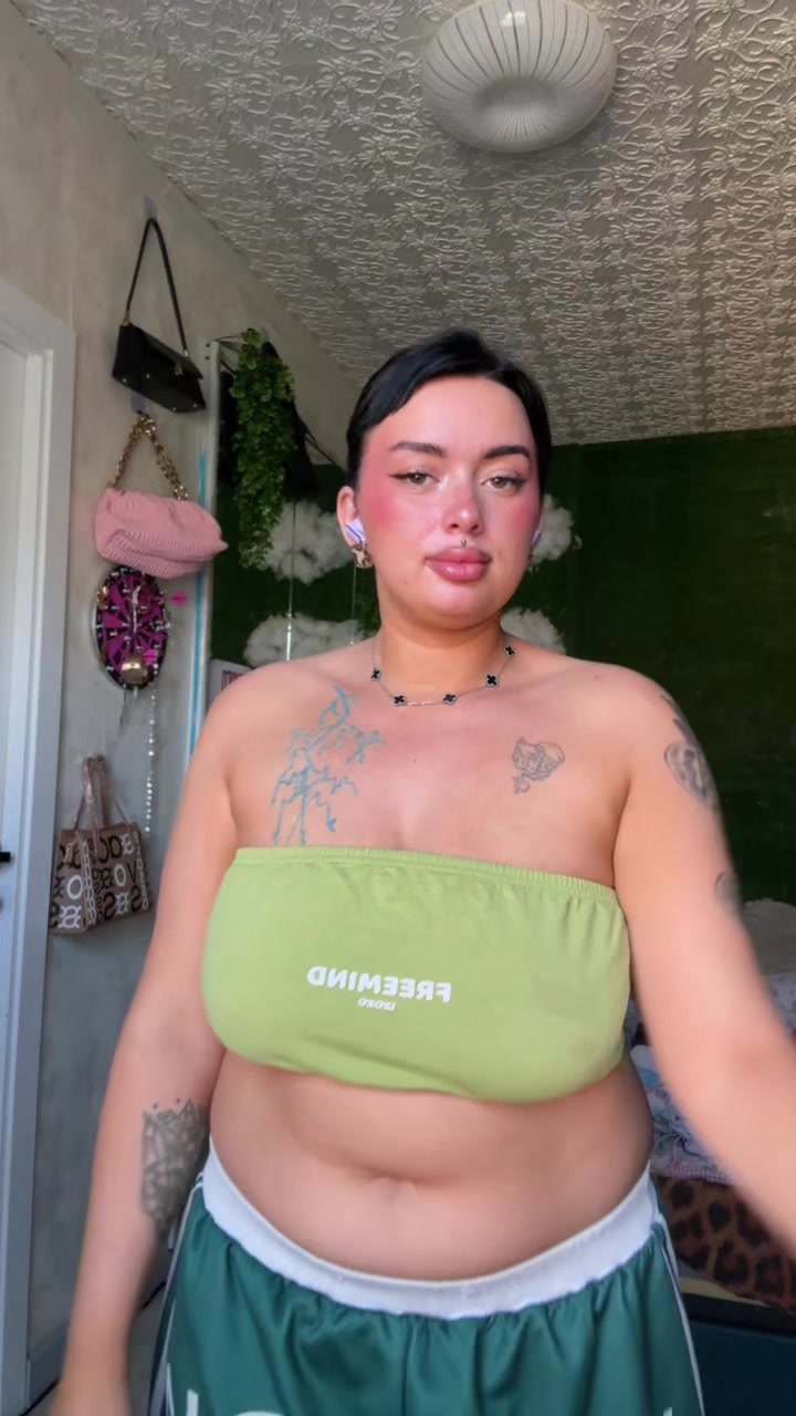 @velvetnika4