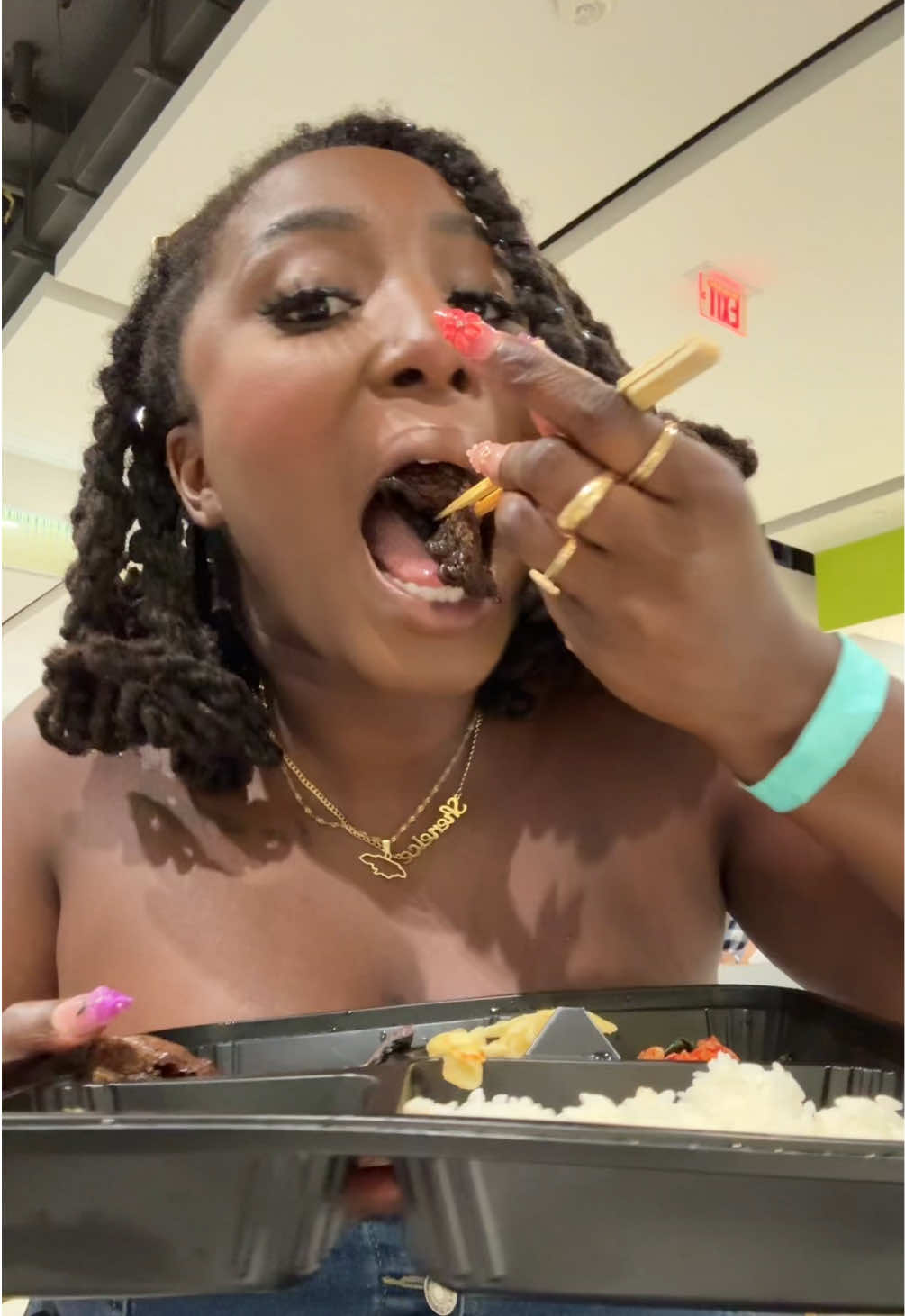 @Neicy B