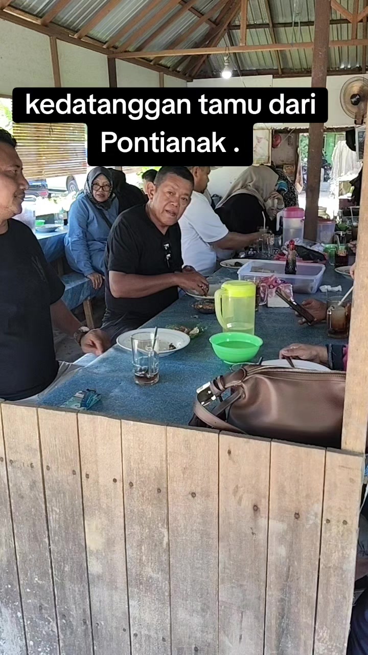 @warung katupat acil ella