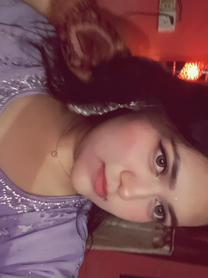 @Farhana ema🌷