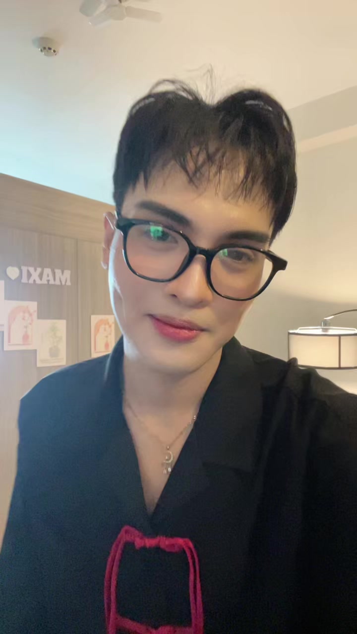 @IAmMaxi