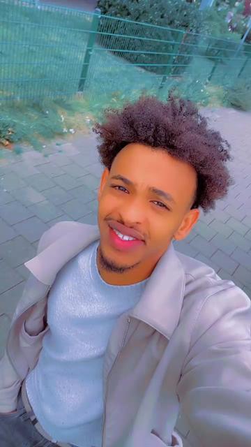 @Emraan🇸🇴🇩🇪