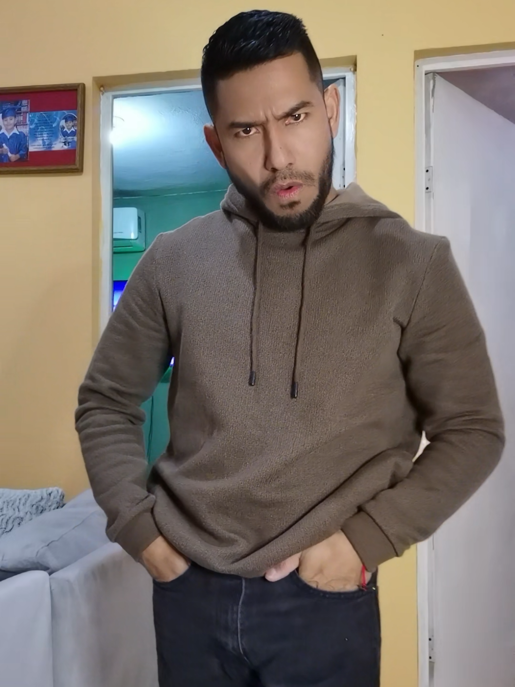 @Gil García