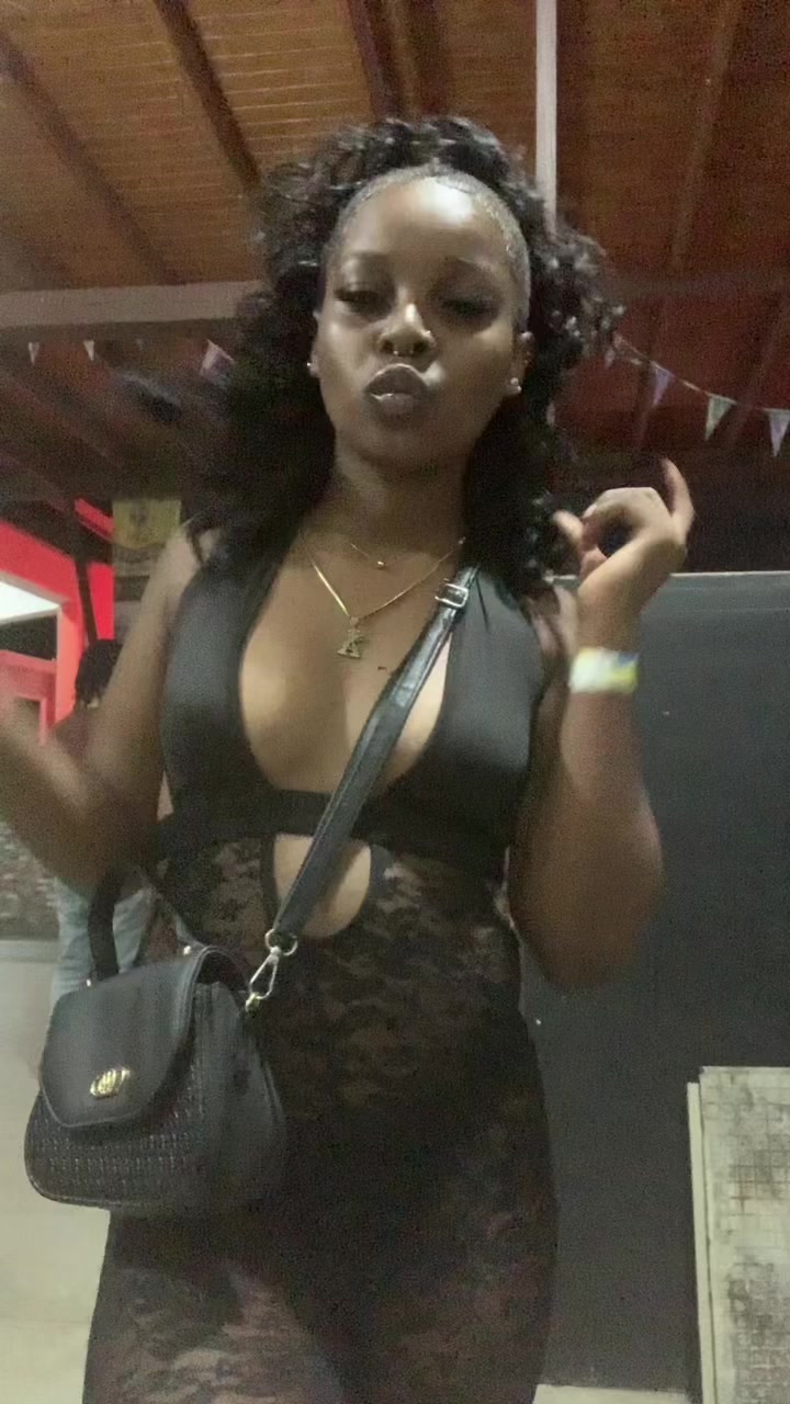 @tiffybadzz!👩🏾&zwj;❤️&zwj;💋&zwj;👩🏾