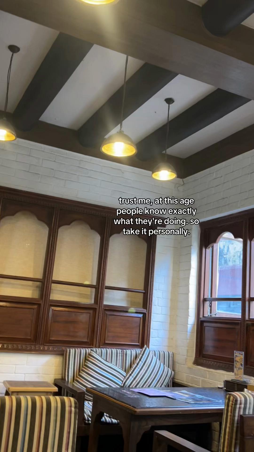 @introvert_🫥