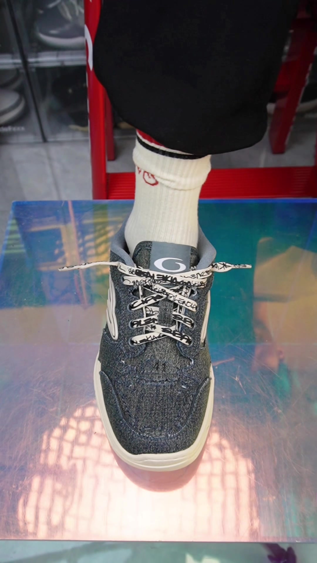 @Lacedsneaker