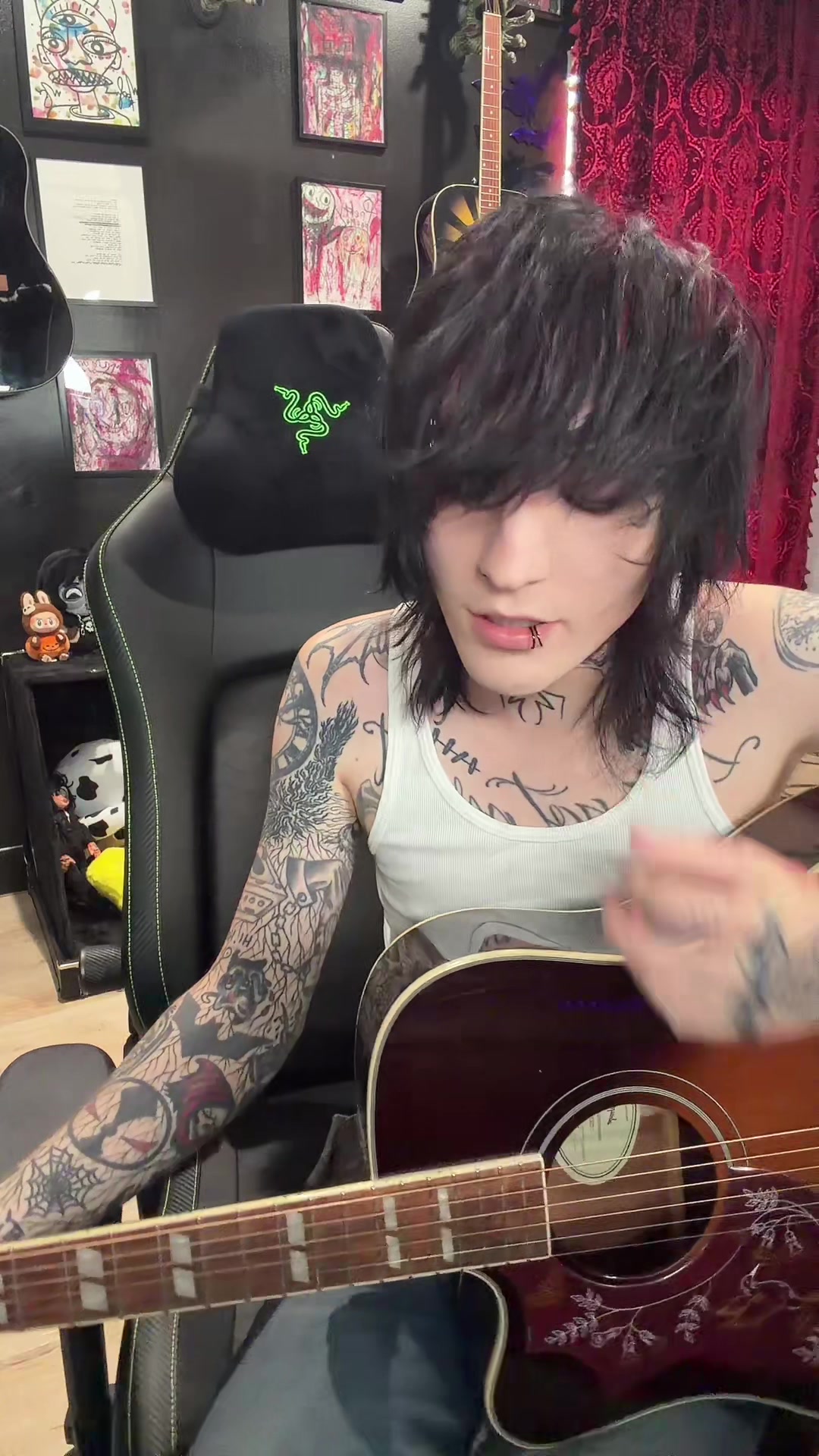 @Johnnie Guilbert