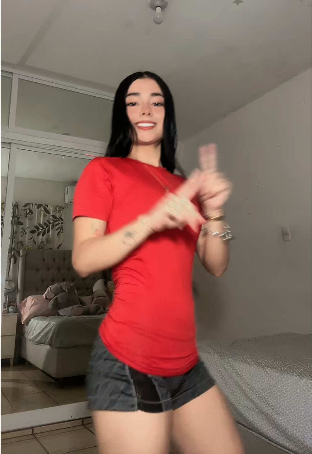 @Anahi
