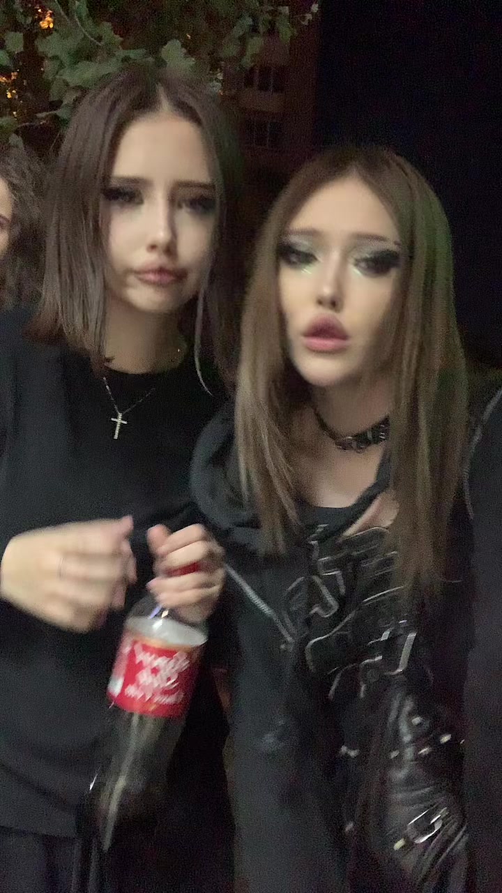 @🦄
