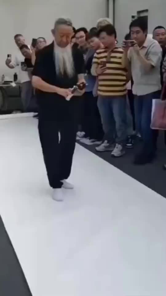 @晃晃悠悠