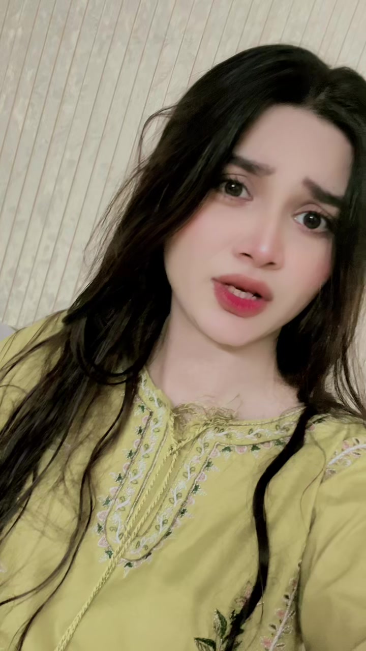 @Emaan🕊️✨