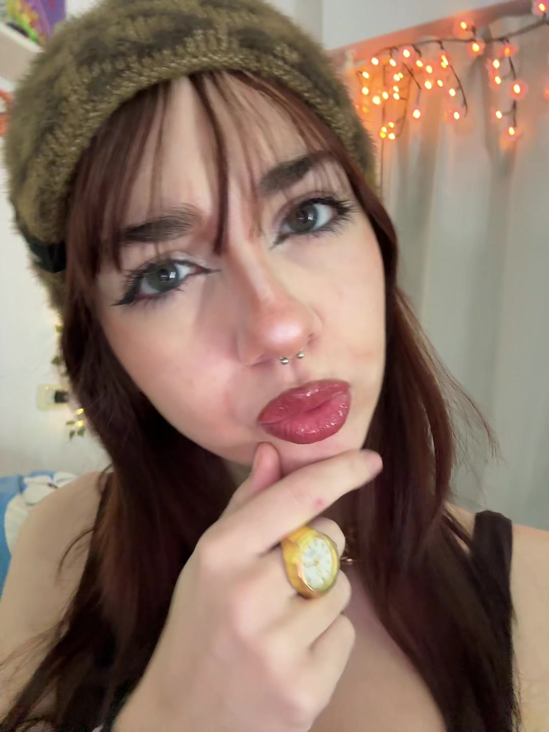 @vickyest