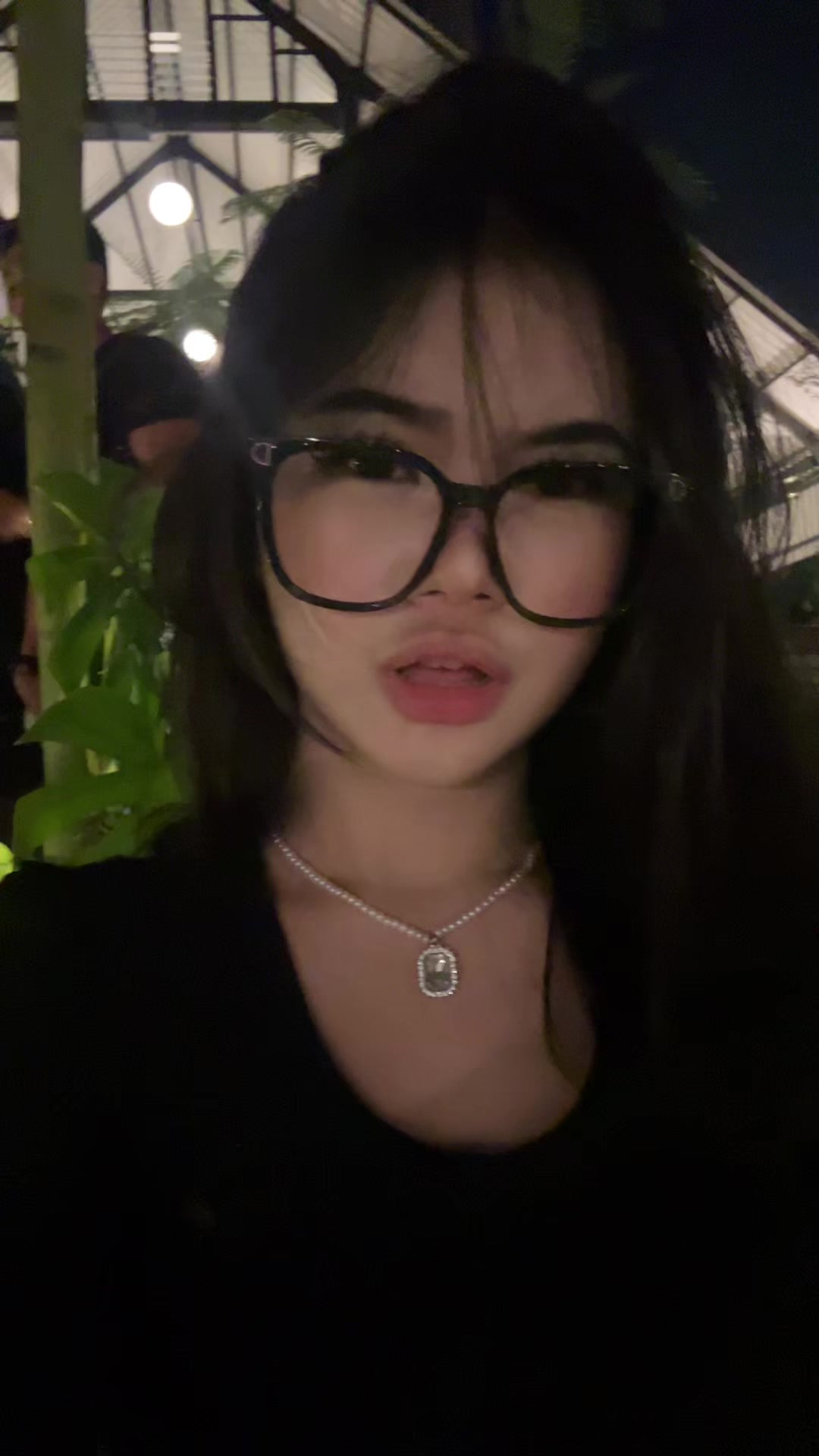 @salila gomez