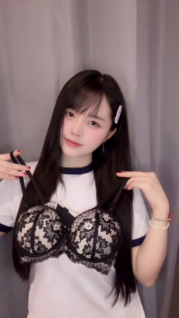 @HomHun👑 ༘⋆✿