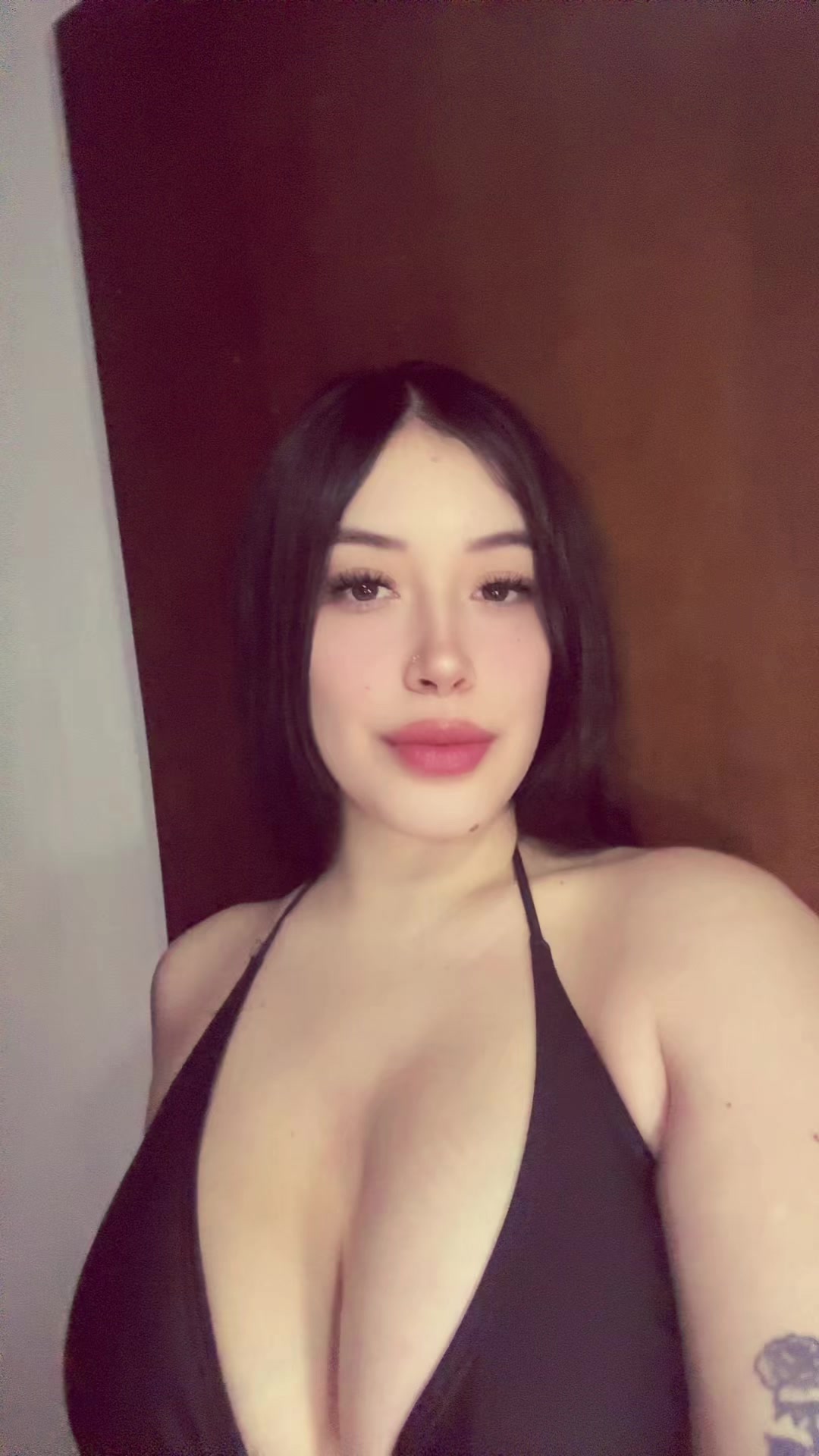 @Ariana_