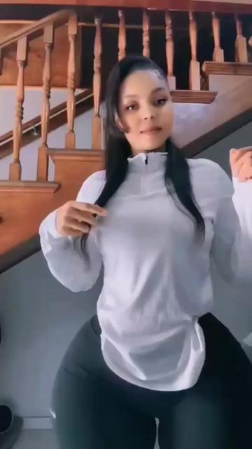 @Moureen🦋🌹