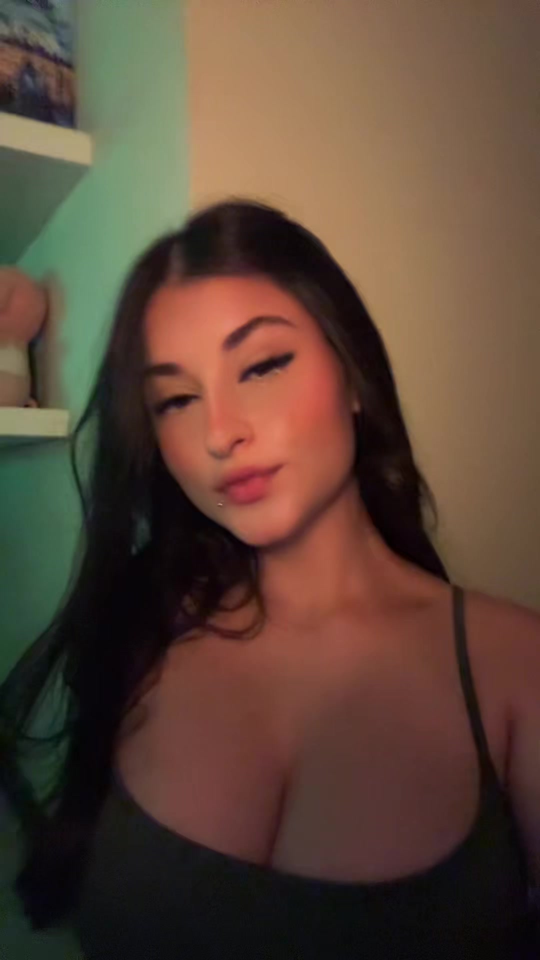 @MARCELLAA