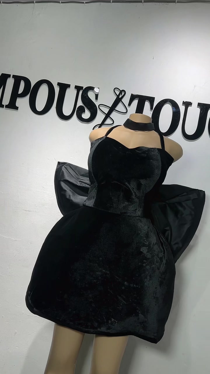 @POMPOUSTOUCH
