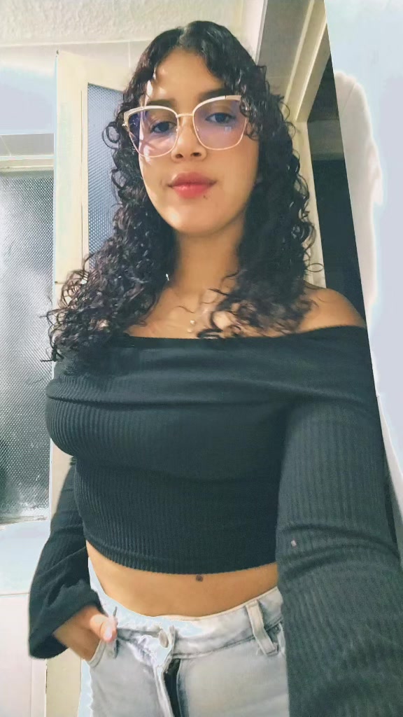 @Mónica🖤.