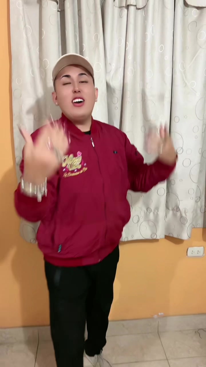 @LaCholaPituca