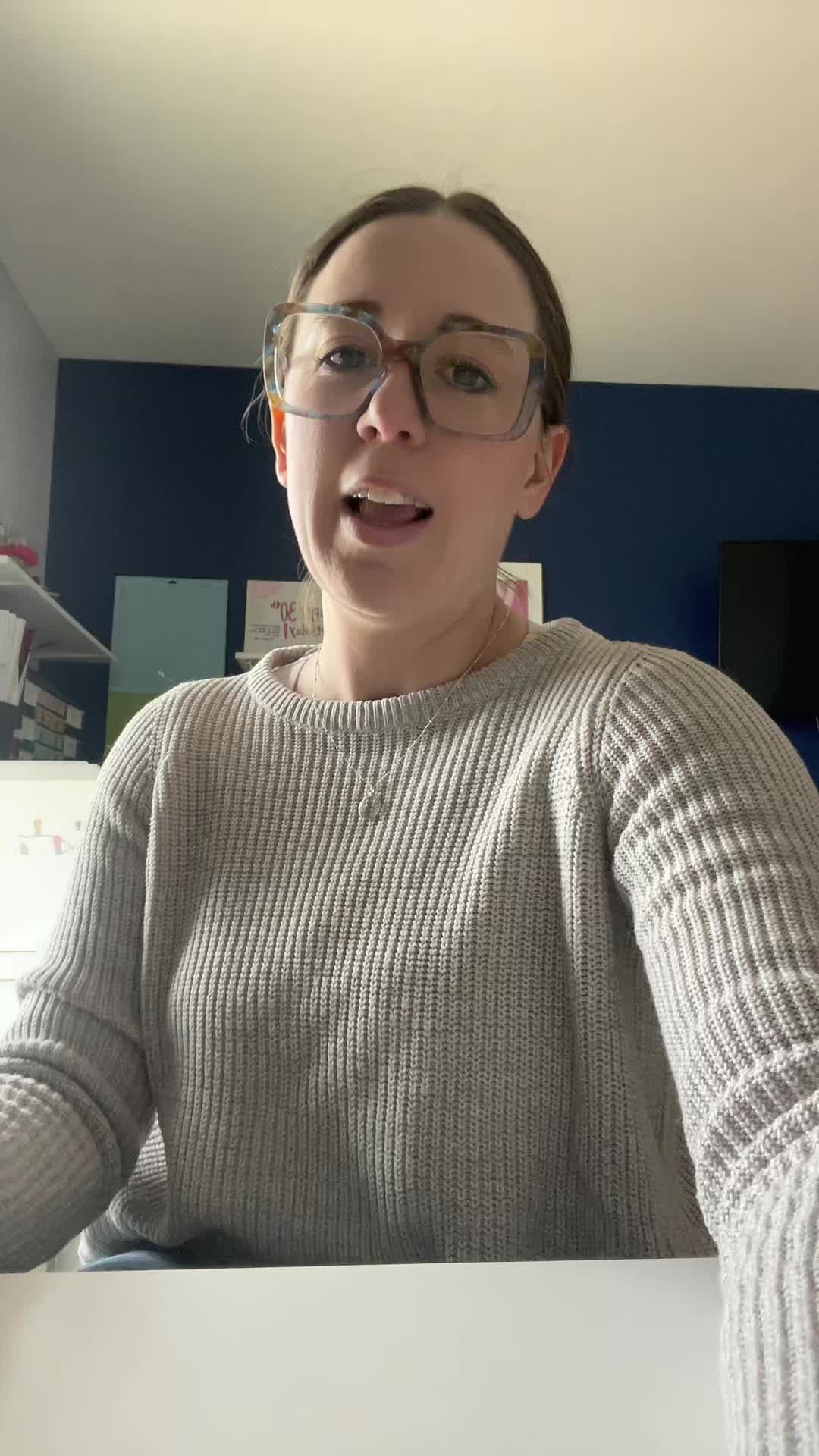@motherhoodonhermind