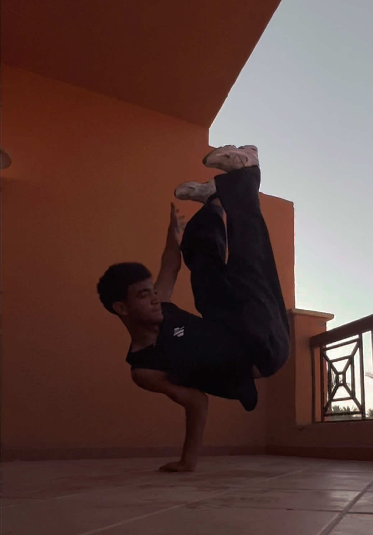 @𝐁𝐁𝐎𝐘 𝐓𝐎𝐌𝐀𝐒 ⚡
