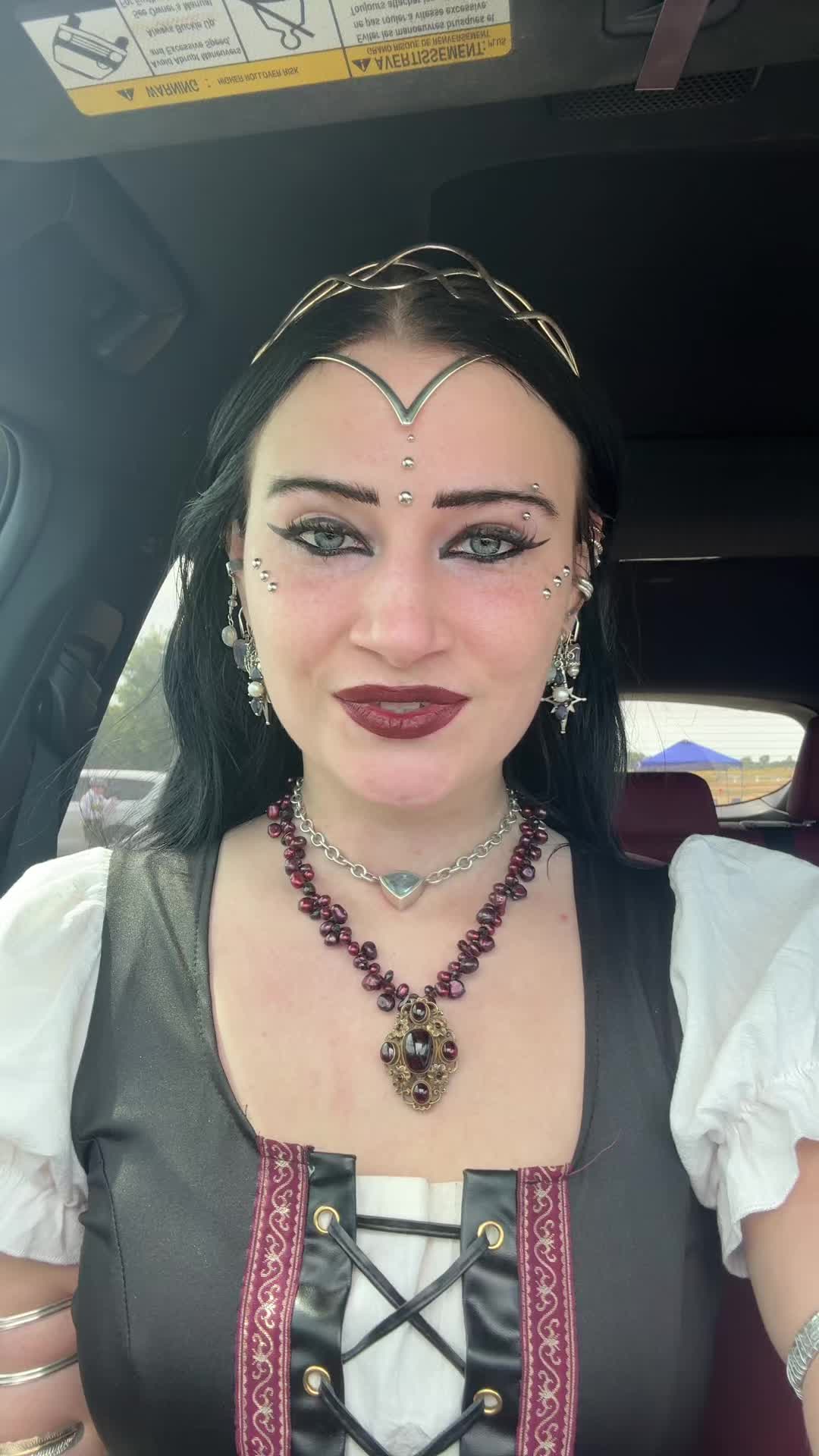 @🔮Claire Cleveland🔮
