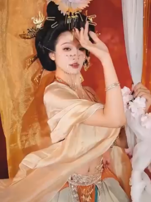 @Tỷ Tỷ Cosplay ✨