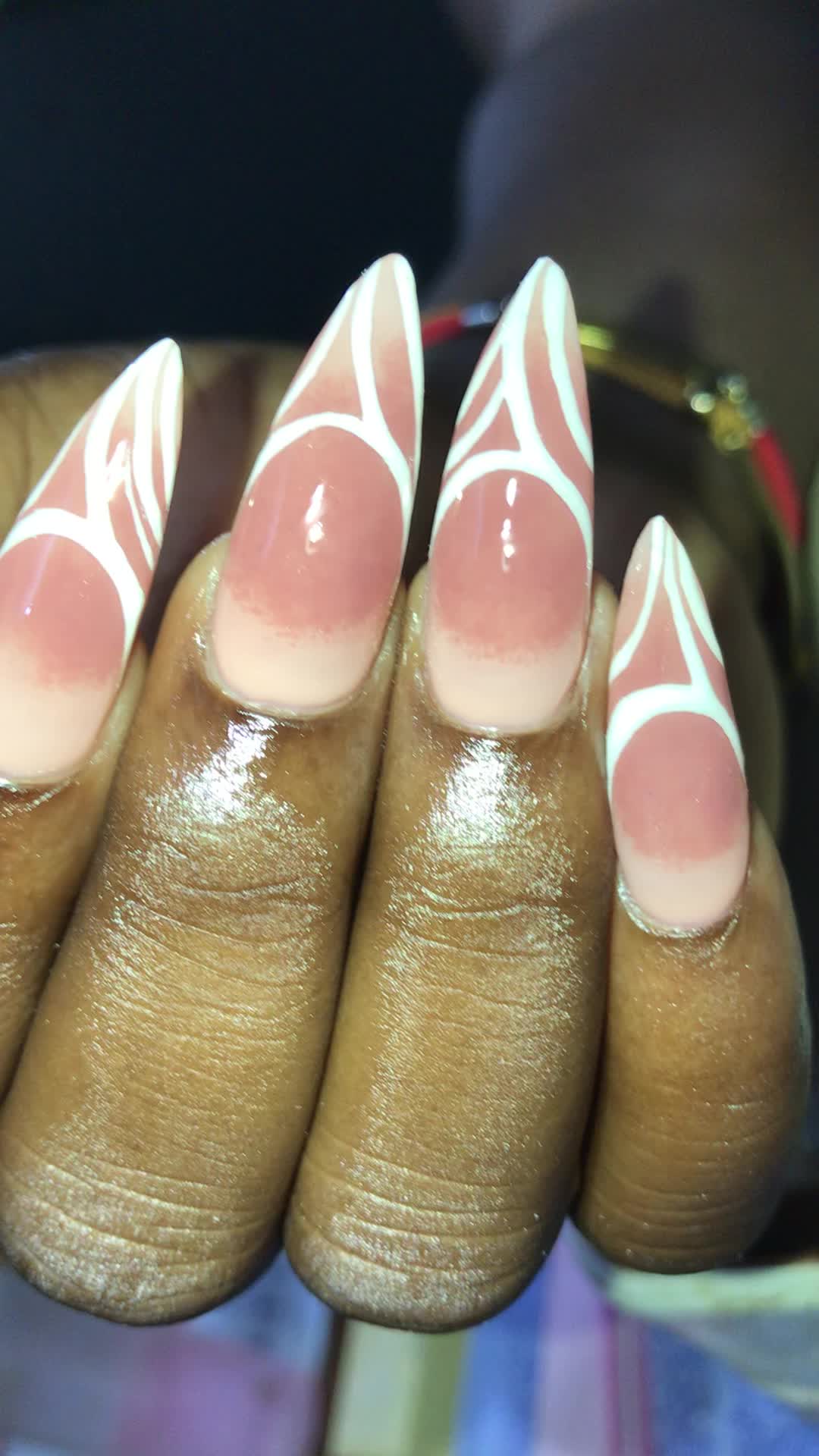 @NKM nail&rsquo;s Maman na conteneur