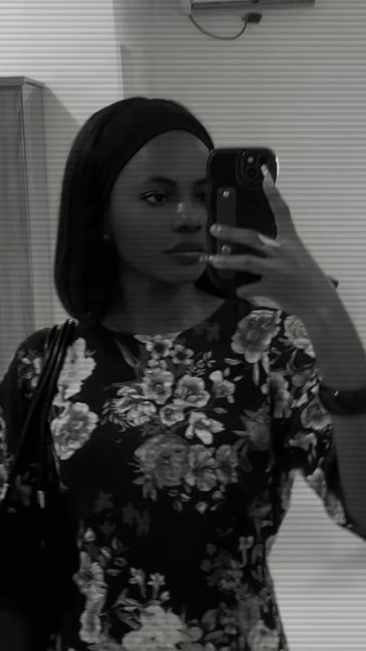 @Vicky🥰