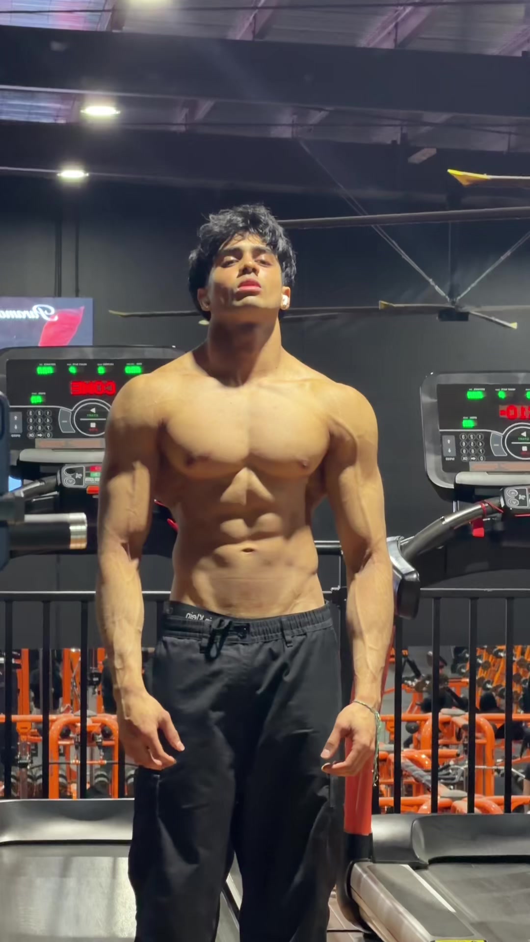 @aaryan
